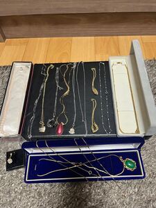 遺品整理品 アクセサリー ペンダント ゴールドカラー ネックレス 