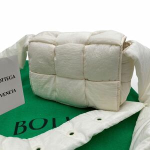 付属品完備 BOTTEGA VENETA ボッテガヴェネタ カセット CASSETTE パデッドテック ナイロン ミニ ショルダーバッグ 白 ホワイト レディース 