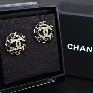 Chanel シャネル ココマーク ピアス ストーン装飾 ゴールド 金 シルバー 銀 ブラック 黒 レディース 女性 正規品 箱付き 527116