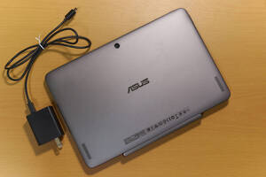 ASUS 「TransBook 」T100HA/エイスース/2-in-1/グレー ★中古動作品★