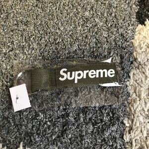 【新品】20aw Supreme Webbing Keychain Olive キーホルダー シュプリーム　緑　グリーン　Green 未開封　キーチェーン　即納　国内正規品