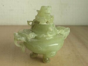 翡翠玉石香炉　香道具　彫刻　三足　中国古玩　龍　獅子　工芸　置物