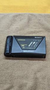 SONY ソニー　WM-F550C WALKMAN ポータブルラジオカセットプレーヤ　電源起動確認もテープ回らず　ジャンク