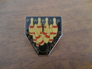 フランス☆古いピンズ【PARIS 13 NOGENT】 ピンズ ピンバッジ PINS ピンバッチ ボウリング