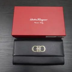 Salvatore Ferragamo フェラガモ　二つ折り財布 ブラック