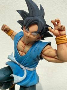 ドラゴンボール　孫悟空　フィギュアリペイント＆自作台座付き