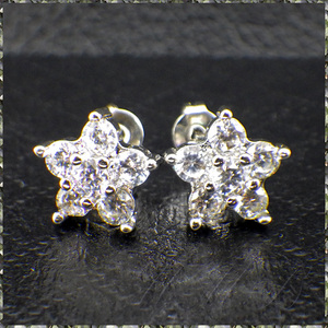 [EARRING] Crystal Star White Gold Plated Stud ビューティフル 6 クリスタルCZ 9.5mm スター フラワー ホワイトゴールド スタッド ピアス