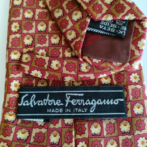 Salvatore Ferragamo(サルヴァトーレフェラガモ)19ネクタイ