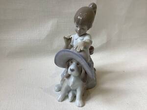 　LLADRO リヤドロ　おめかししようね　約7cm×12cm 高さ15cm 