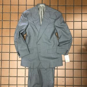 新品訳ありタグ付き高級Pierre Cardin Paris ２つボタンスーツセットアップ　サイズA4 チョークブルー系千鳥格子日本製　BTS ウール100%