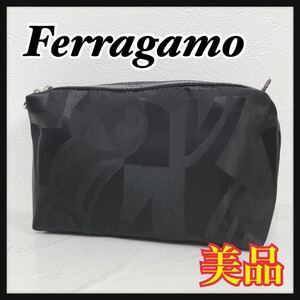 ☆美品☆ Ferragamo フェラガモ ポーチ 小物入れ 化粧ポーチ マルチケース ブラック 黒 ナイロン 総柄 シルバー金具 レディース 送料無料