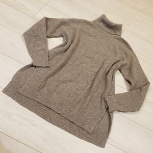 D949 UNIQLO ユニクロ セーター ニット M ハイネック タートル チュニック バックテール スリット 茶系 ゆったり