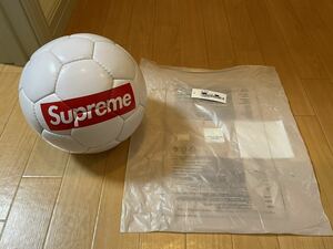 Supreme/Umbro Soccer Ball White 22SS week20 Supreme Umbro シュプリーム アンブロ サッカーボール 5号 ホワイト 白 グッズ