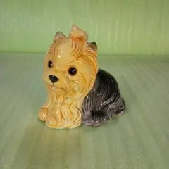 ヨークシャーテリアと思われる犬の置物　Yorkshire Terrier　レア