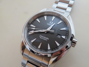 極美品 OMEGA SEAMASTER　AQUA TERRA　オメガ　シーマスター アクアテラ クォーツ メンズ 231.10.39.61.06.001