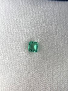 GIA鑑別書付　天然　ノンオイル　エメラルド　0.44ct ルース 無処理 NONOIL 0.4ct 0.4カラット EMELALD コロンビア産 Colombia