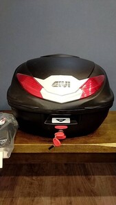 GIVI B360Nモノコックトップケース リアボックス　鍵2本　新品ベースプレート付き