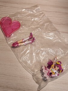 新品★未使用　プリキュアキューティー フィギュア　キュアドリーム BANDAI Precure ぷりきゅ〜と　食玩　ミニフィギュア