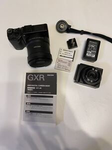 【稼動品】RICOH リコー デジタルカメラ GXR/RICOH LENS A16 24-85mm F3.5-5.5/RICOH LENS P10 28-300mm F3.5-5.6 VC ボディ＋レンズ2つ