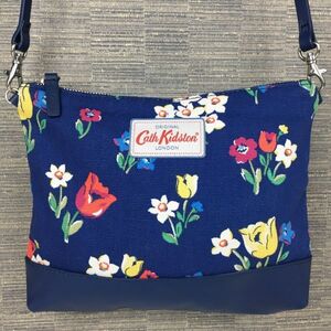 Cath Kidston/キャスキッドソン　ショルダーバッグ　ダークネイビー/紺　花柄/キャンバス生地　管NO.B19-26