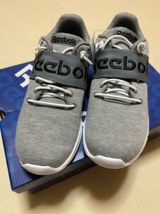 ☆新品☆自宅保管品☆未使用☆Reebok☆リーボック☆スニーカー☆レディース☆24.5cm☆フィットネス☆ウォーキング☆グレー☆