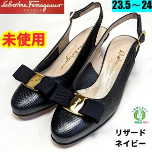 未使用さんフェラガモFerragamoヴァラ　バックストラップ6.5Cネイビー