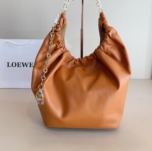 LOEWE　ロエベ　Squeeze　トートバッグ　大容量　レディースバッグ　チェーン　肩掛け　ブランド　オシャレ　1000円～