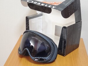 新品同様　OAKLEY A FRAME 2.0 MATTE CARBON オークリー　スノーボード　スノーゴーグル　箱つき　ケースの袋つき