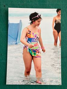 【レアショット】島崎和歌子　写真　カラフル水着　ハイレグ　昭和タレント　80年代アイドル 