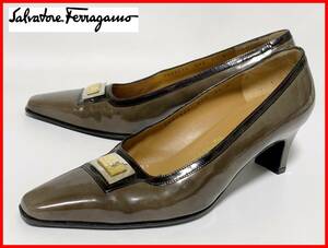 即決 Salvatore Ferragamo フェラガモ 7.5≒24.5cm パンプス ダークグリーン エナメル レディース jtu