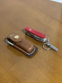 Victorinox マルチツール レザーケース付き