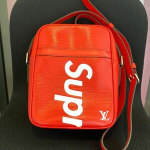 美品LOUIS VUITTON ルイヴィトン supreme シュプリーム エピ ダヌーブ ショルダーバッグ