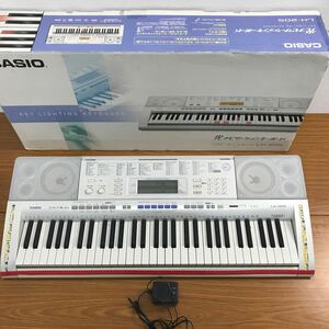 〈DK93〉CASIO カシオ 光ナビゲーションキーボード　LK-205 電子ピアノ 電子キーボード 鍵盤楽器