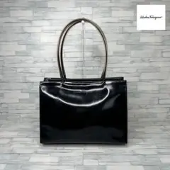 Ferragamo   フェラガモ　エナメル　ハンドバッグ