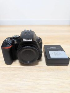 【極美品】NIKON D5600 ボディ ショット数5903回