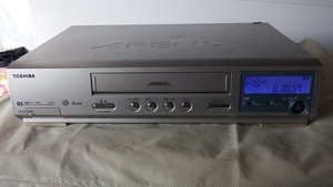 ● TOSHIBA 東芝 カセットVTR ビデオデッキ VHS Hi-Fi A-B10 2000年製 中古品　[180713]