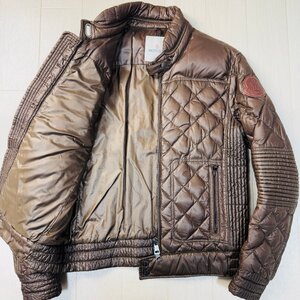 美品/2 M-L相当★モンクレール/MONCLER レザーワッペン デカロゴ ダウン ジャケット ライダース キルティング アウター 軽量極暖 メンズ 茶