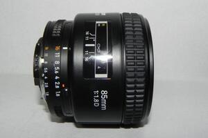 **中古良品　Nikon AF NIKKOR 85mm/f 1.8 D レンズ*