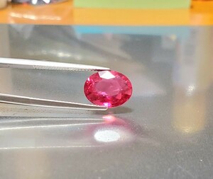 『 6.300ct もの超特大サイズ！』超絶品極上！最上級GEM級の別格に美しいトップネオンカラーの天然パパラチア！