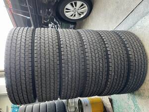 ☆即決★　215/70R17.5　118/116　12PR　ヨコハマ　中古タイヤ　6本セット　トラックタイヤ　B-95