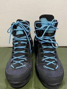 サレワ　登山靴　　WS CROW GTX