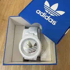 adidas アディダス　腕時計　ホワイト　白　メンズ　レディース