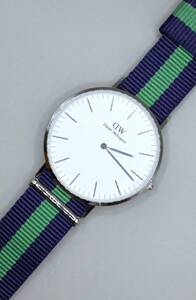 ☆時計☆Daniel Wellington (ダニエルウェリントン)☆DW-0205DW☆W文字盤 メンズクォーツ 腕時計☆未使用品 78%OFF 電池交換済☆『VRW-68』