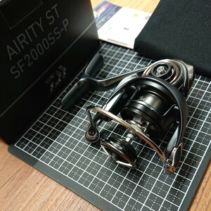 未使用 Daiwa ダイワ 23AIRITY 23エアリティ ST SF2000SS-P ボディ 本体 【24エアリティ ライトゲーム エリアトラウト等】D