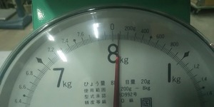 2ロ【長030208-34】8Kｇ上皿自動秤並型フジK-1 長期在庫のため汚れサビ等あり 未使用