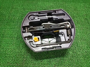 プジョー 208 ABA-A95F01 2013年式 車載工具 発送サイズ「M」 NSP22425*