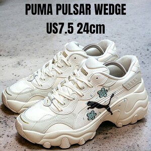 PUMA プーマ パルサーウェッジ 24cm 厚底スニーカー キャットロゴ　アイボリー　レディーススニーカー　PUMAスニーカー　PUMA厚底