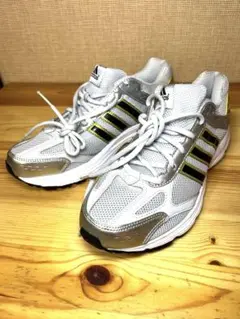 新品★adidas アディダス★メッシュ ランニング 25.5㎝/e741