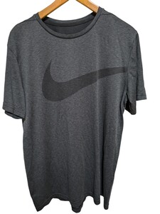 ナイキのTシャツ　NIKEのスポーツウェア　スウォッシュ ロゴプリント