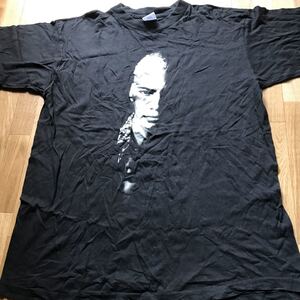 サナンダ・マイトレイヤのTシャツ貴重